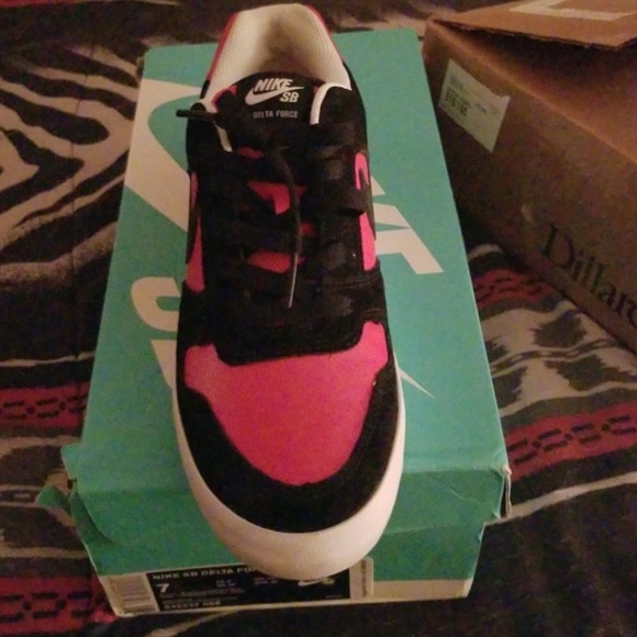 Brand new Nike - Picture 2 of 5